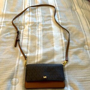 Small Michael Kors cross body bag